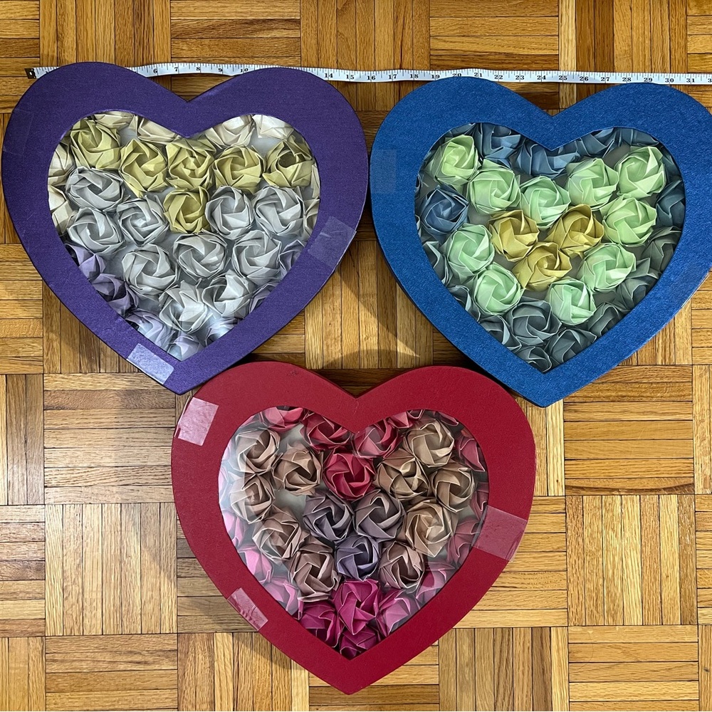 Heart-Shaped Box Set with Colorful Hand-crafted Paper Roses - Picture 2 of 5